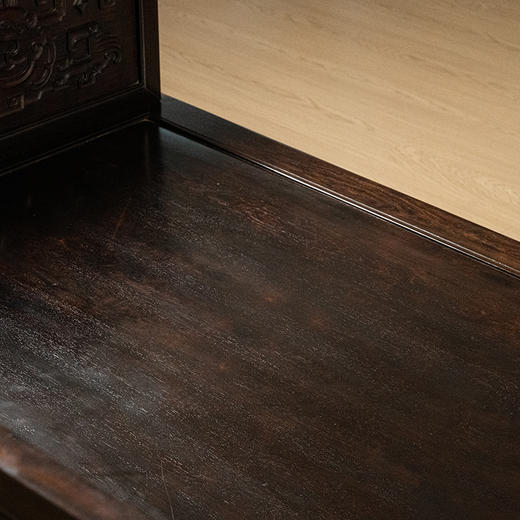 清乾隆 紫檀夔龙纹五屏风式罗汉床 商品图3