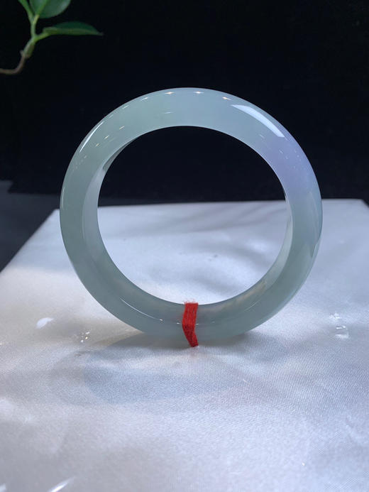 612502，56.冰紫正圈手镯，冰底整圈带晴底色，飘一截紫，整条冰冰润润 商品图1