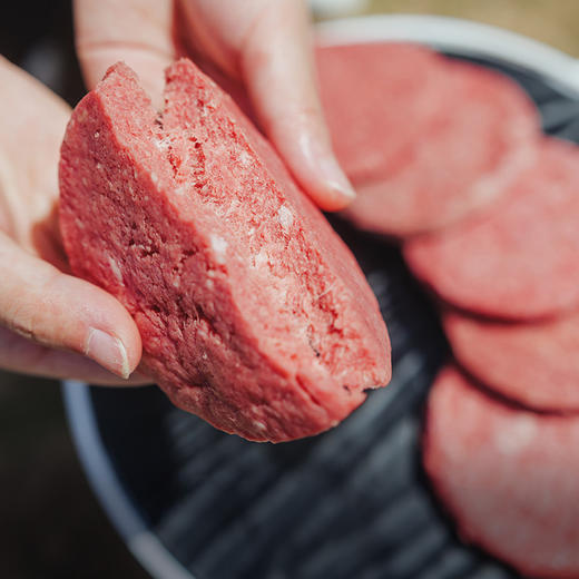【内蒙有机牛肉饼】选用内蒙古新鲜有机牛前部位整块绞制，肥瘦比1:9，健康不腻 AA 商品图1