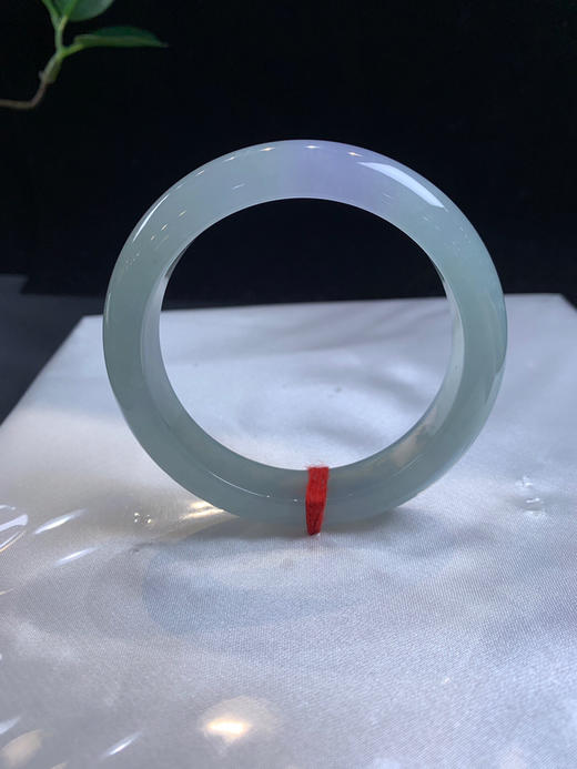 612502，56.冰紫正圈手镯，冰底整圈带晴底色，飘一截紫，整条冰冰润润 商品图0