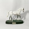 英国皇家道尔顿马摆件，底台侧边刻标Desert Orchid 商品缩略图0