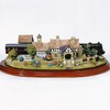 Lilliput Lane2001年限量为庆祝女王金禧制作的桑德林汉姆皇家火车站台 商品缩略图3