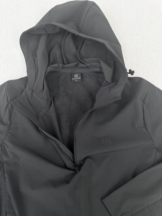 独家出韩国订单 韩国官网在售1714元！春夏款！科隆Kolon sport 户外半拉链戴帽长袖！！
韩国官网在售1714元！男女同款
尺码 95 100 105 110 115 商品图9