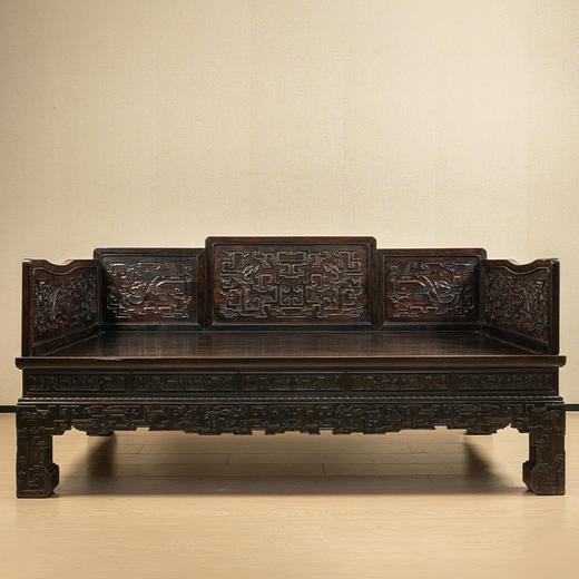 清乾隆 紫檀夔龙纹五屏风式罗汉床 商品图1