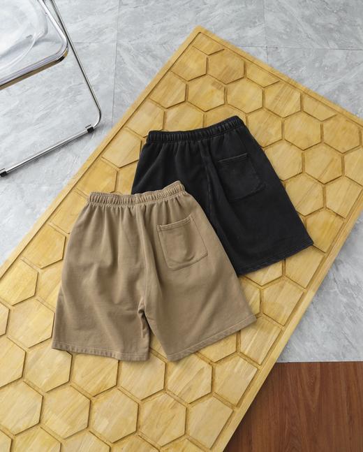 点此购买 巴黎世家夏季男女款做旧水磨蜡染硅胶印花松紧中腰直筒宽松休闲短裤 LL 312681 商品图5