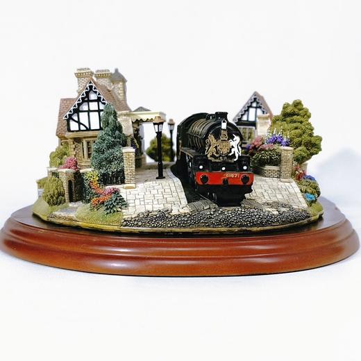Lilliput Lane2001年限量为庆祝女王金禧制作的桑德林汉姆皇家火车站台 商品图2