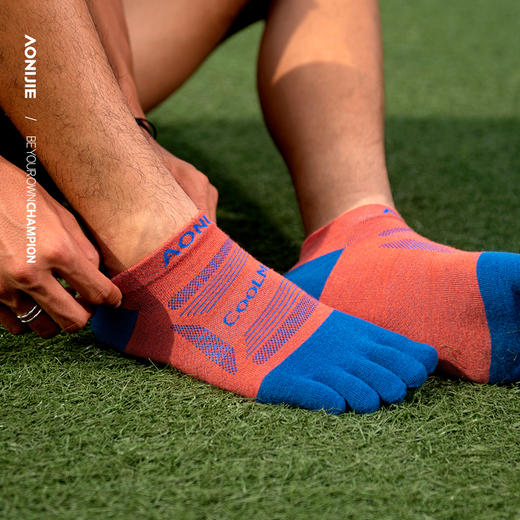 奥尼捷新款运动五指袜透气耐磨防滑户外登山越野跑步骑行五指袜3双装 商品图3