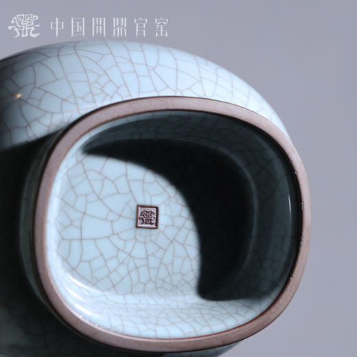 问鼎官窑贯耳瓶（大） 商品图3