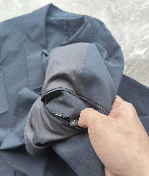 全新正品优衣库UNIQLO剪标速干弹力空气感春夏款男士西装西服, 主标洗标全剪 就1个藏青色
尺码S-XL
存放原因需自己熨烫 商品图5