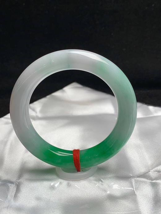 612507，55.2圈口，飘绿圆条手镯，白底飘阳绿，色浓底子细腻 商品图3
