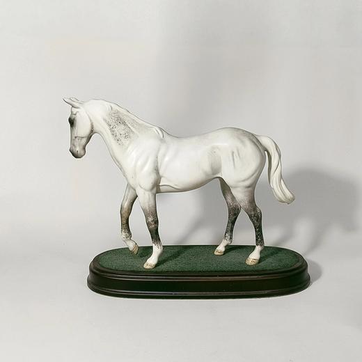 英国皇家道尔顿马摆件，底台侧边刻标Desert Orchid 商品图2