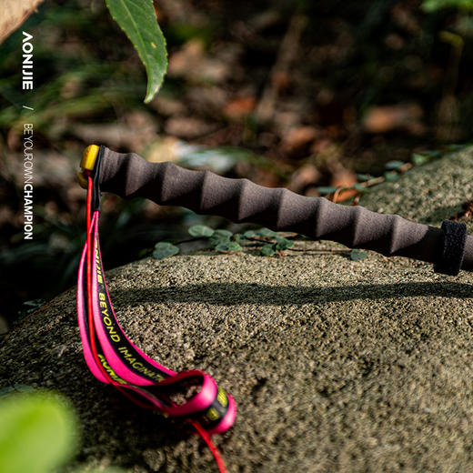 奥尼捷户外折叠登山杖碳素超轻四节杖男越野跑登山徒步装备行山杖E4214  一对装 商品图4
