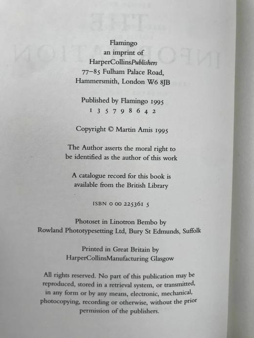 编号限量签名版！1995年首版 马丁·艾米斯《隐讯》 精装32开带书匣 商品图3