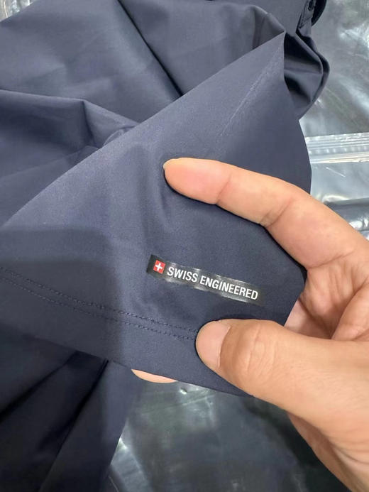 原单正品 X - bionic 商务速干polo 短袖 

S M L XL XXL 黑白蓝三色 

意大利进口材质 弹力舒适耐用 

暗影轻量系列 硅胶logo 瑞士经典袖标 商品图6