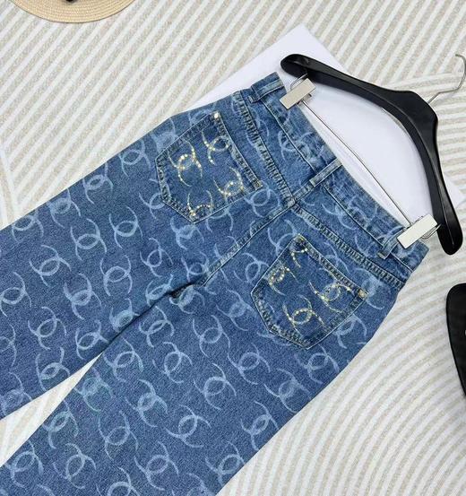 CHANEL香奈儿24SS小香满印后袋珠片慵懒风且时髦百搭款长裤（DQJ） 商品图10