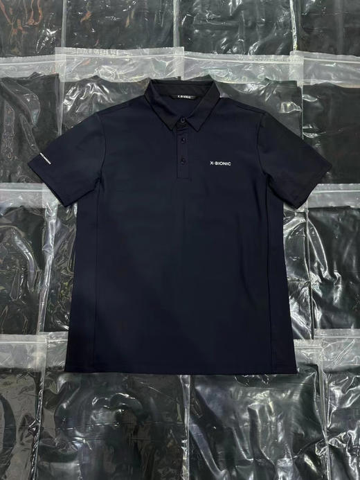 原单正品 X - bionic 商务速干polo 短袖 

S M L XL XXL 黑白蓝三色 

意大利进口材质 弹力舒适耐用 

暗影轻量系列 硅胶logo 瑞士经典袖标 商品图1