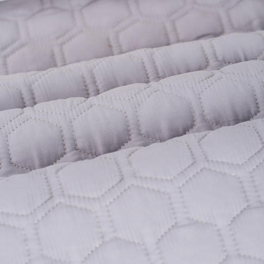 热卖！【买1发4】悠见艾绒逐湿寒养身床垫 睡着赶跑老湿寒 看得见的艾绒 南阳伏牛山产区  礼袋包装 商品图10