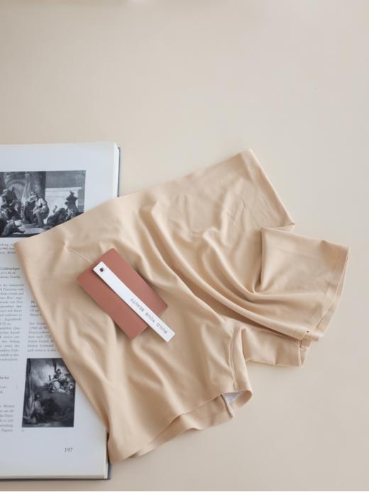 👉【觉袈轻薄无痕安全裤2条装】✔️面料柔软丝滑 😋不闷不热无束缚 ✔️100%纯棉底裆🍇 吸湿透气舒适好穿 ✔️无痕裁剪☀️ 隐形无痕不卷边不勒腿 ✔️三色可选 肤色/白色/黑色🍎 商品图3