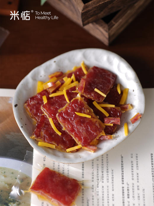 【米惦·炭烧芝士猪肉片】芝士控🧀️快看过来👀猪肉被芝士包围啦✨✨猪肉片新吃法🉑🉑芝香浓郁咸甜永动💯机越嚼越香😋😋开启味觉新体验，真后悔没有早点发现❗️ 商品图0