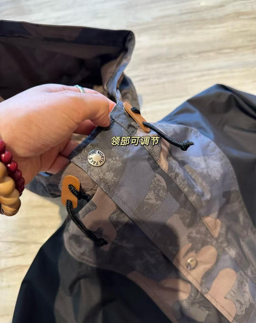 原单正品 TNF 冲锋衣，男女同款，数量特别少！！速度抢起来，这个季节正好穿，防水面料，薄软类型的外套，不是那种生硬的面料，这种更好穿，更贴身舒适一点！
尺码S-XL 商品图3