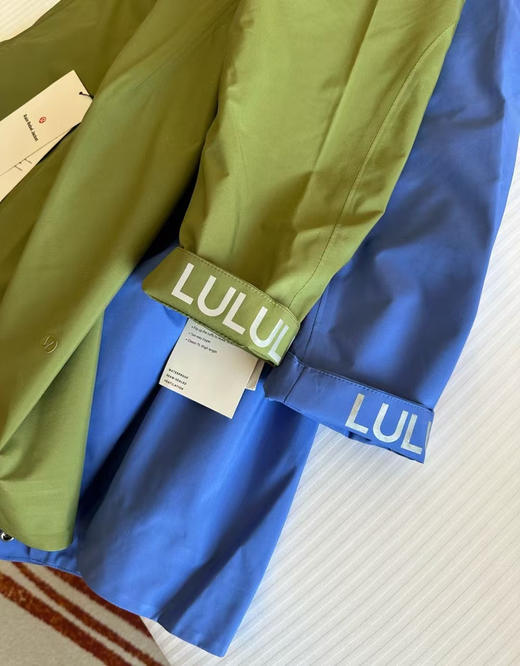 原单正品 lulu 女款小雨衣 防风防水外套风衣。尺码 4 6 8 10，170 120斤穿拍6码有点合身 
宽松一点更舒服 商品图5