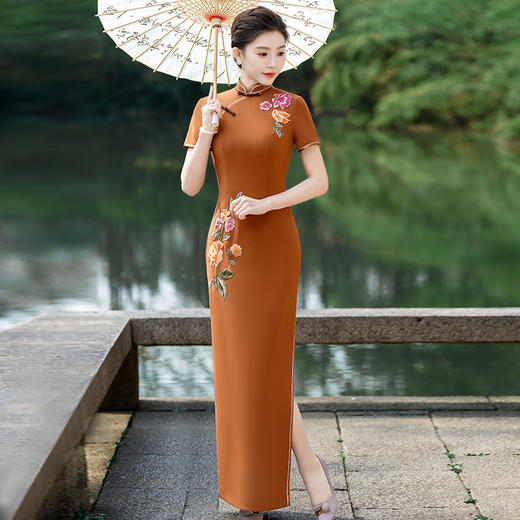 YD-3/16-05 2025新款修身改良高端开叉绣花长款走秀旗袍裙表演出服女迷花恋柳 商品图1