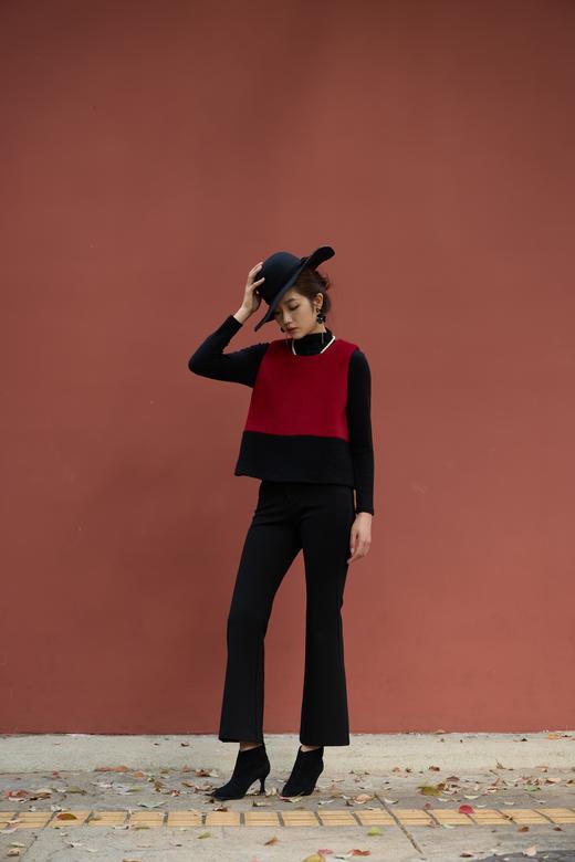 SZ1H50_胭脂色_马甲_秋冬_圆领红黑撞色双肌理短款无袖毛呢_高级女装_BERNIEELEN 伯妮斯茵 商品图1