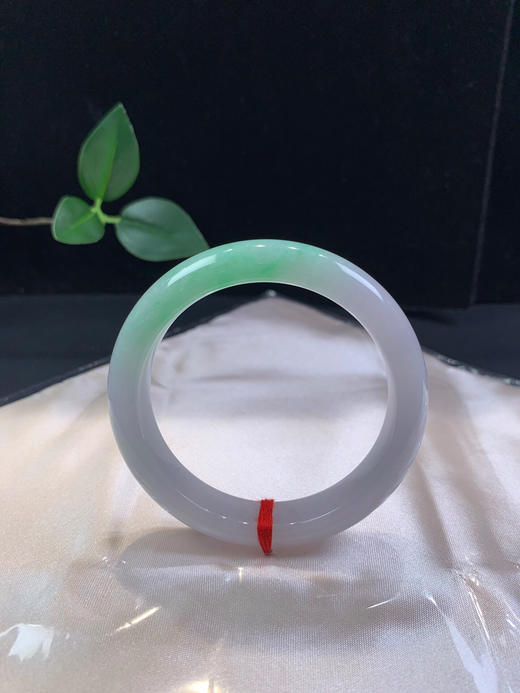 612514，53.4飘绿手镯，甜绿色，整条清新干净 商品图1