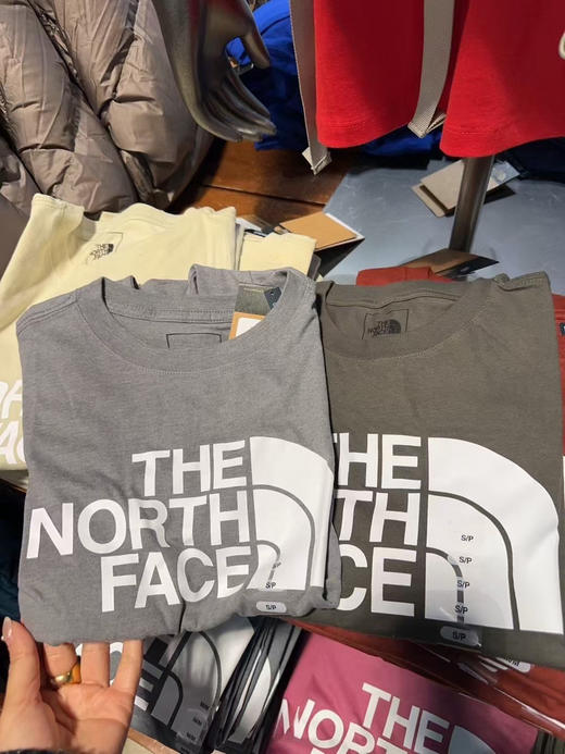 ¥ 399/ 2件男士大logo‼️The North Face北面男士棉短袖T恤，亲肤棉质，舒适，可以配情侣👩‍❤️‍👨 商品图3