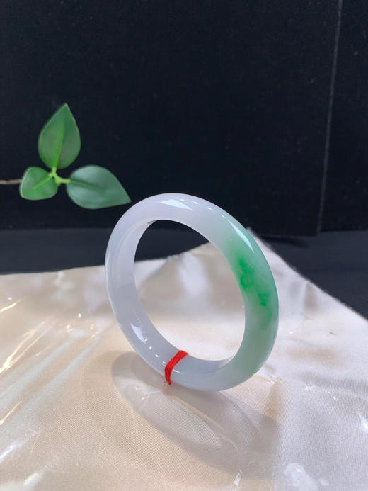 612514，53.4飘绿手镯，甜绿色，整条清新干净 商品图3