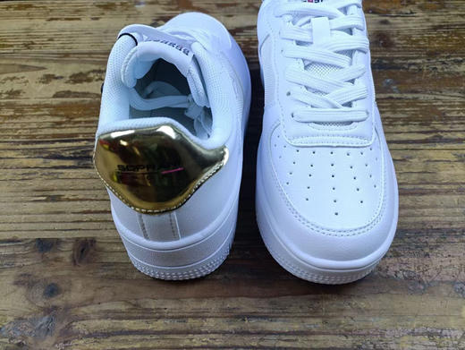 外贸正品 soprani/9 女款板鞋
码数:35/3，36/2，37/7，39/2，41/2 商品图4