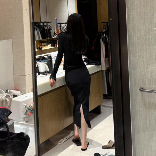 ROMI STUDIO“轻盈自在”超感柔软弹力修身圆领长袖T恤 RW24SSG1340 商品图1