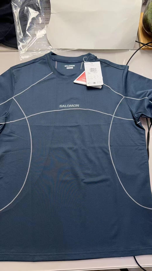 正品萨洛蒙速干短袖，专业级，
天猫598，抑菌除臭，出大汗无异味
超轻量，柔软亲肤，非常舒适，
蓝色，黑色。
尺码s-xxl 商品图5
