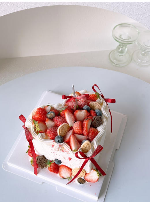 爱心丝带水果蛋糕 商品图0