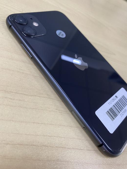 编号232998-苹果iPhone11/128G/白色，4G手机，9.5新边框小磕碰，屏幕背光轻微老化，换新电池100%，特价1299元！质检工程师已深度功能检测通过，店保180天，请放心购买！ 商品图3