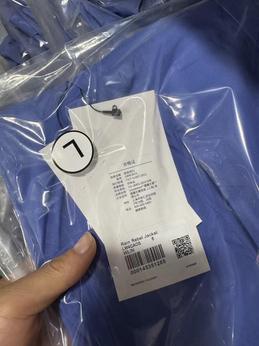 原单正品 lulu 女款小雨衣 防风防水外套风衣。尺码 4 6 8 10，170 120斤穿拍6码有点合身 
宽松一点更舒服 商品图13