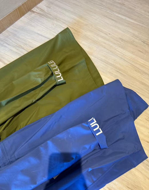 原单正品 lulu 女款小雨衣 防风防水外套风衣。尺码 4 6 8 10，170 120斤穿拍6码有点合身 
宽松一点更舒服 商品图10