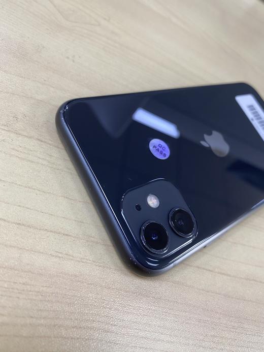 编号232998-苹果iPhone11/128G/白色，4G手机，9.5新边框小磕碰，屏幕背光轻微老化，换新电池100%，特价1299元！质检工程师已深度功能检测通过，店保180天，请放心购买！ 商品图4