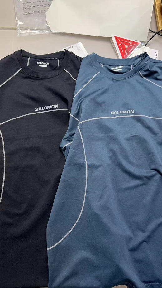 正品萨洛蒙速干短袖，专业级，
天猫598，抑菌除臭，出大汗无异味
超轻量，柔软亲肤，非常舒适，
蓝色，黑色。
尺码s-xxl 商品图2
