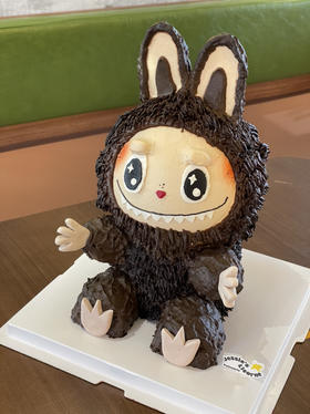 拉布布造型奶油蛋糕