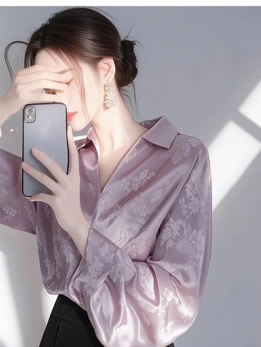 雀说 今年爆款紫色缎面提花衬衫女款早春新款独特漂亮法式长袖上衣5ZF-3176 商品图3