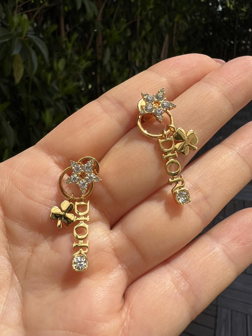 323-2 雕 施华晶钻五角星 字母粒 三叶草☘️ 错落灵动 耳环 商品图3