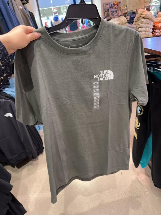 ¥ 399/ 2件男士小logo‼️The North Face北面男士棉短袖T恤，亲肤棉质，舒适，可以配情侣👩‍❤️‍👨 商品图4