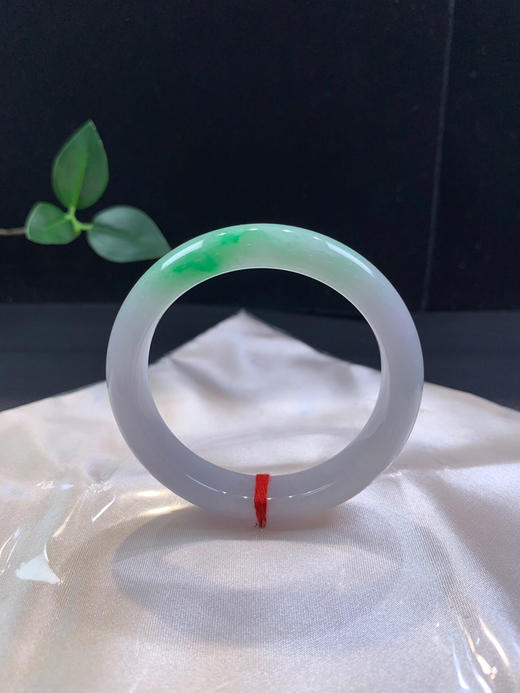 612514，53.4飘绿手镯，甜绿色，整条清新干净 商品图0