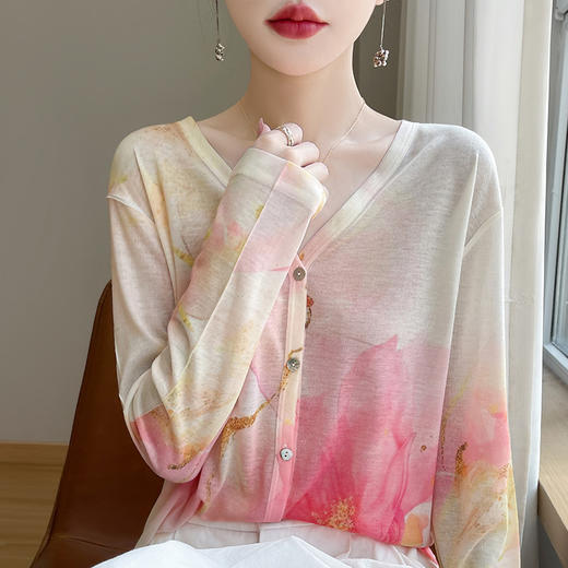 丁摩 春秋新款天丝水溶羊毛V领针织防晒开衫女晕染印花薄款长袖上衣5ZF-186 商品图2