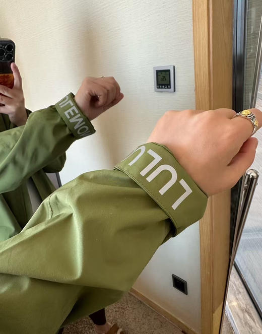 原单正品 lulu 女款小雨衣 防风防水外套风衣。尺码 4 6 8 10，170 120斤穿拍6码有点合身 
宽松一点更舒服 商品图6