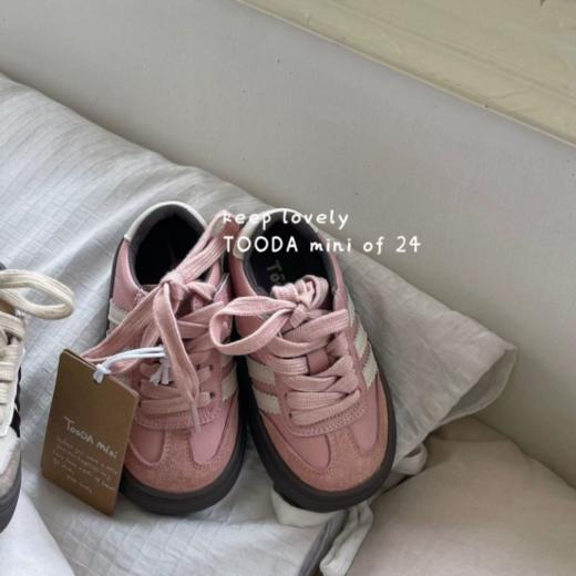 🌷欢乐童年，岁愿相伴【岁愿春季新款经典复古防滑软底轻盈德训鞋SY-D115🌵】 💕岁愿潮流童鞋属于岁愿品牌童鞋家族潮童板块童鞋，🌟 除了良好的品质保证，🌻主打潮流设计，打造潮童新时尚 商品图4