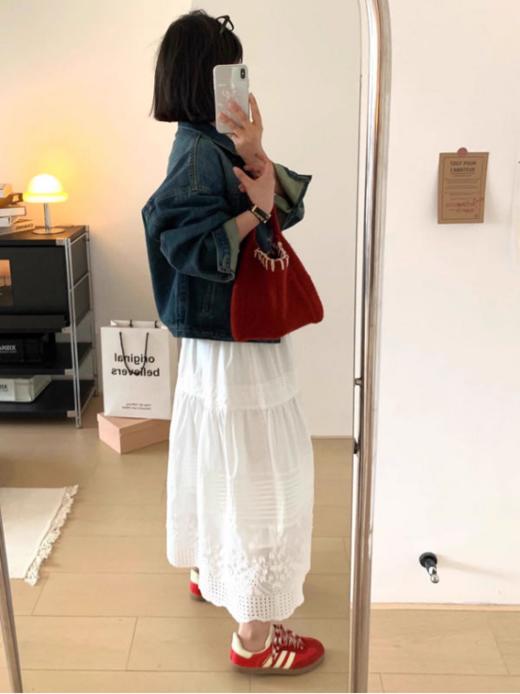 😎【岚可可重工刺绣花边半身裙】它来啦！！！🦉 选用高品质棉质面料，🤩质地柔软亲肤~ 透气性极佳💥，即使在炎热的夏季也能保持清爽舒适  商品图1