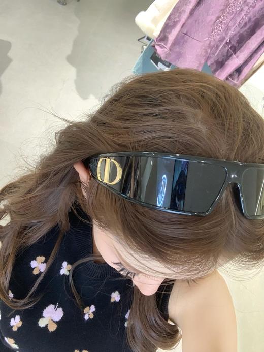 😆韦雪同款发箍墨镜,各大网红明星都在戴的一款墨镜~🌷【 𝐃家同款二合一发箍墨镜 】🌵!!!🔥 今年的第一大爆款 🔘一镜两戴 一定要冲🔘各种假期出行必备 商品图3