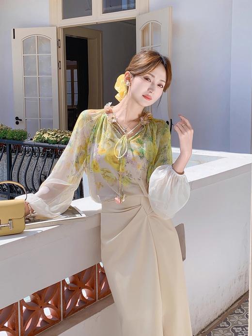 张心子【春日弥漫】轻薄防晒立体花朵显瘦碎花衬衫上衣 U2503048 商品图9